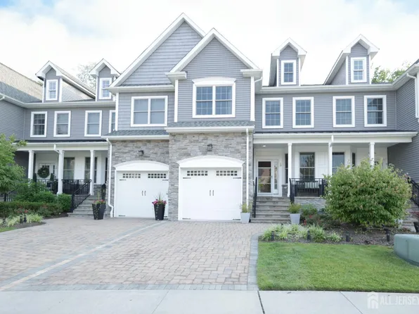 10 Gonzalez Dr, Old Bridge, NJ 08857