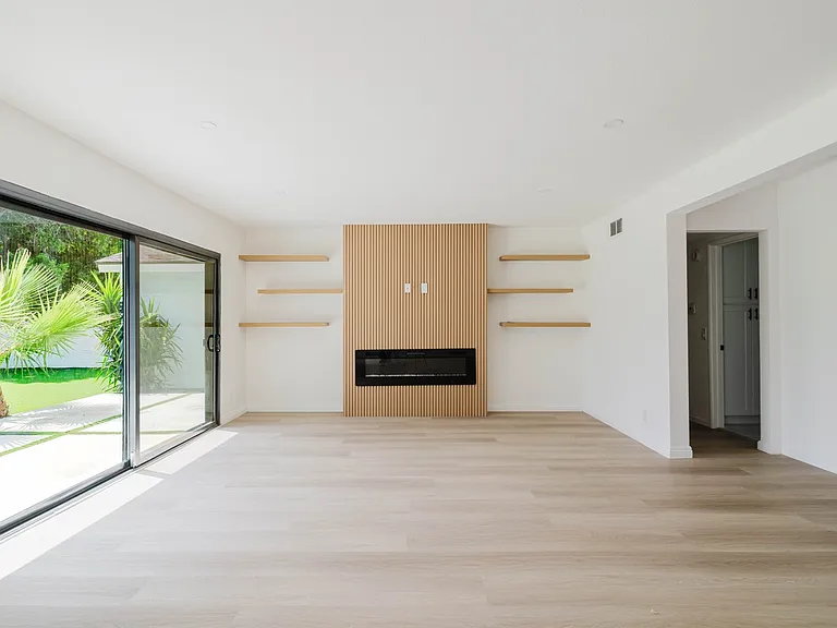 8400 Chimineas Ave — Photo 6
