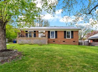19 Starmount Dr, Asheville, NC 28806