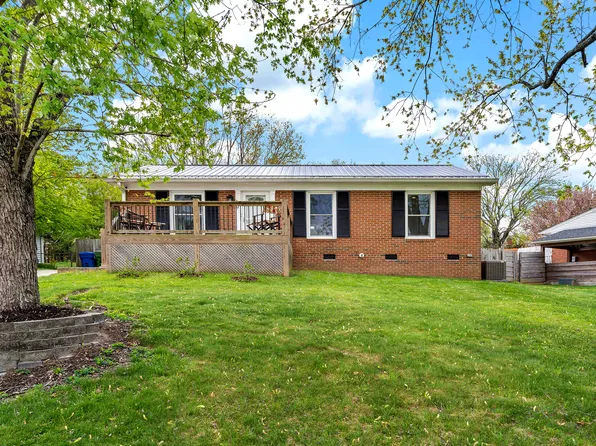 19 Starmount Dr, Asheville, NC 28806