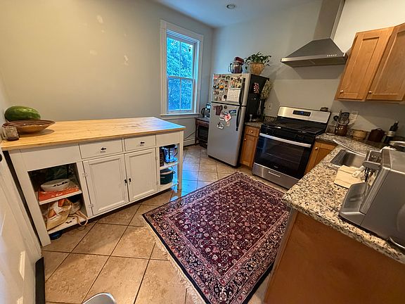 5th image of 236 Brown St #1L