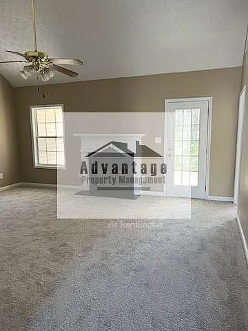 3 bed, 2.0 bath, 1775 sqft, $1,800 — Photo 2