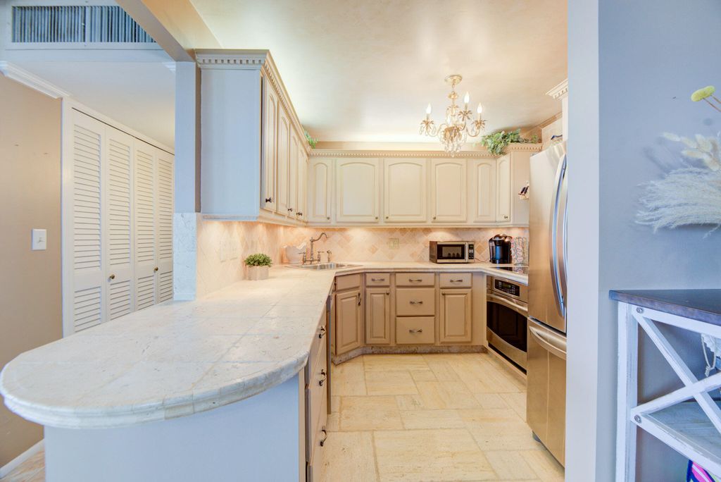 305 N Pompano Beach Boulevard #1404, photo 4