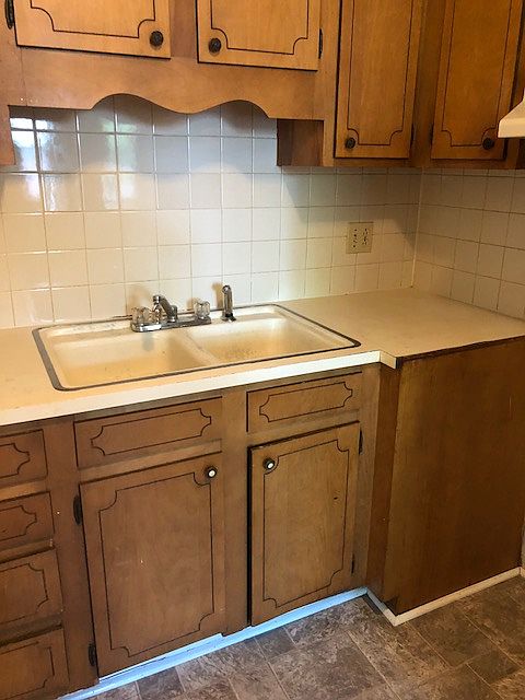 2nd image of 5270 Indiana Ave APT J