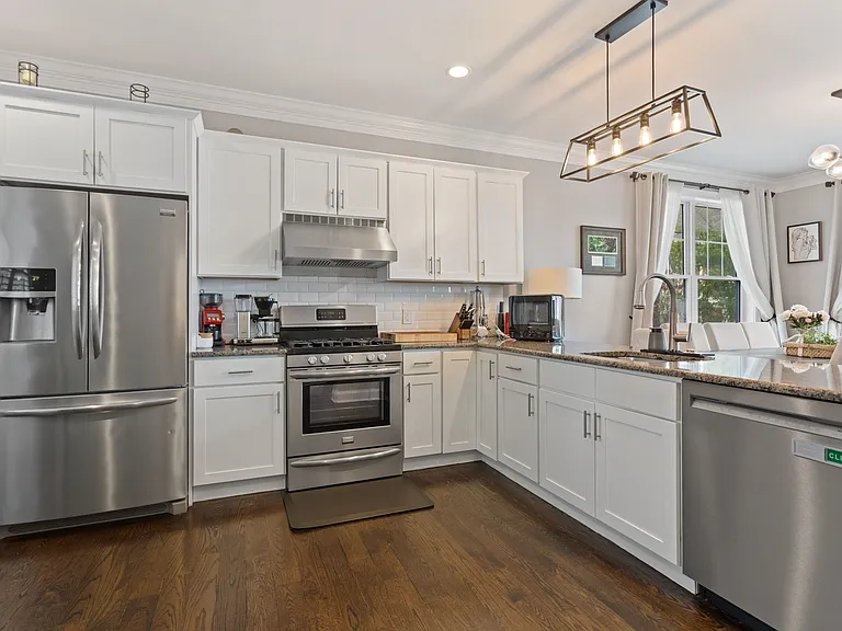 91 W Broad St #13 — Photo 9