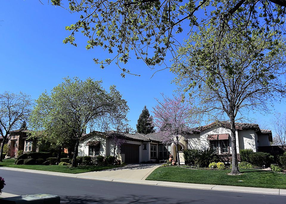2nd image of 1862 Yerba Way