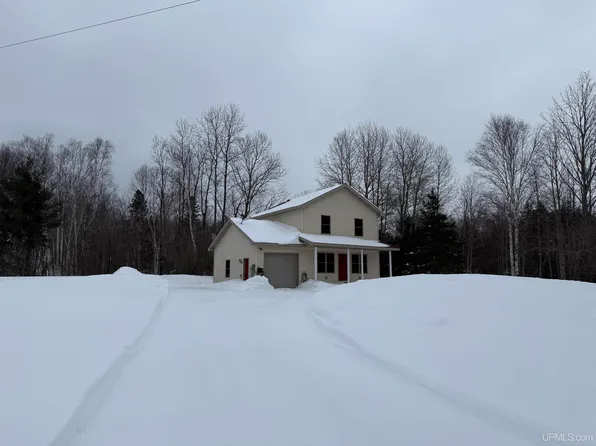 2121 Jasberg St, Hancock, MI 49930