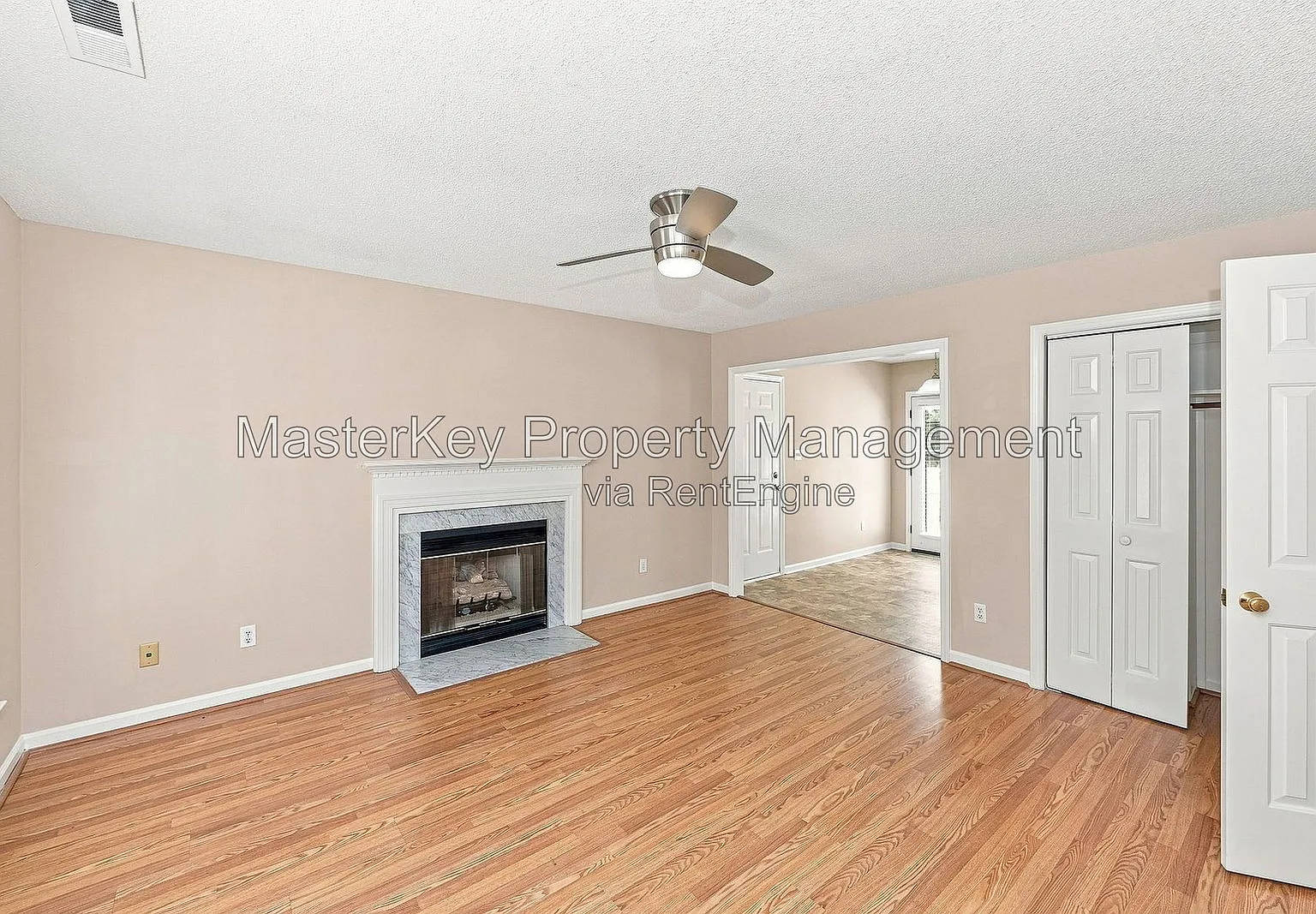 3 bed, 2.5 bath, 1800 sqft, $2,095 — Photo 4