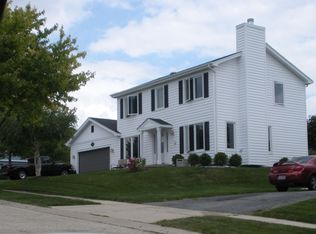 401 Shagbark Ct, Algonquin, IL 60102