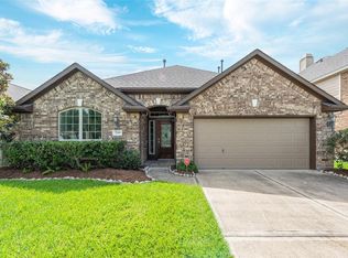 2109 Catamaran Cove Dr, Pearland, TX 77584