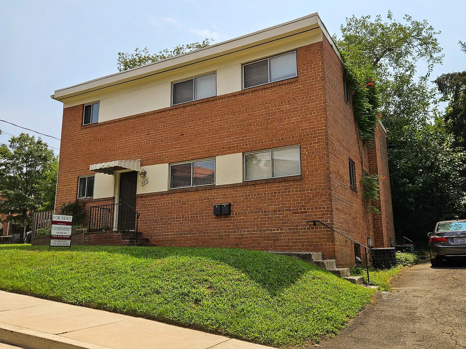 3 bed, 1156 sqft, $3,295 — Photo 1