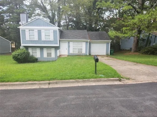 4584 Garden Hills Dr, Stone Mountain, GA 30083