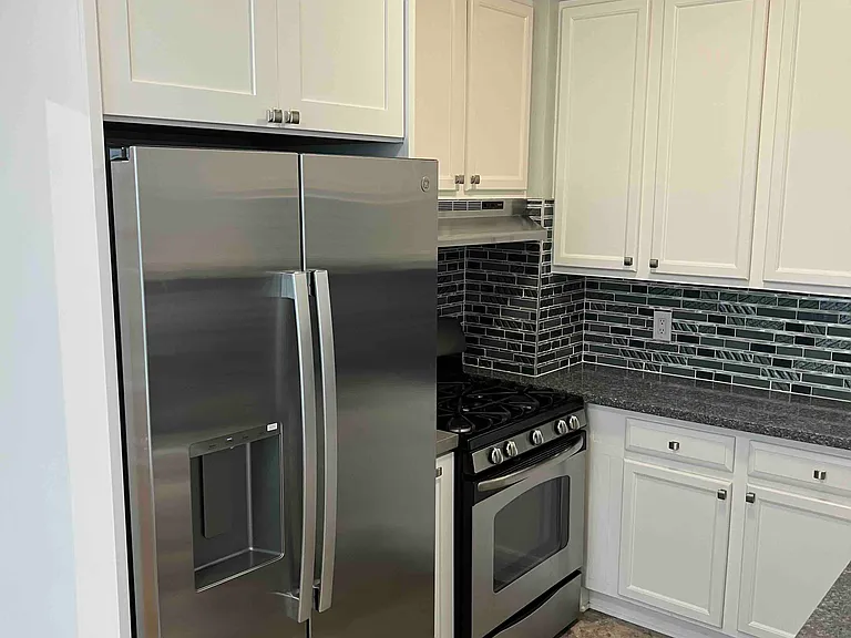 2435 Union St #204 — Photo 2