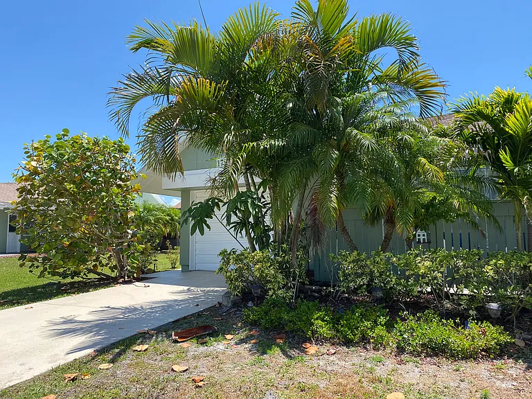 1781 SE Linpark Ct — Photo 4