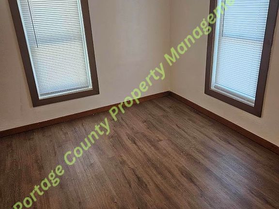 3rd image of 409 Cedar St