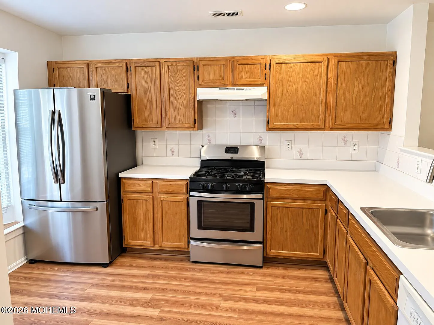 3 bed, 2.5 bath, 1411 sqft, $3,600 — Photo 2
