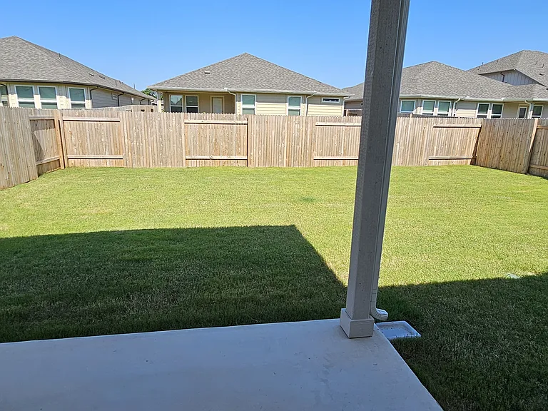 117 Greenspire Ln — Photo 17