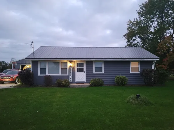 1535 W Kinley Rd, Saint Johns, MI 48879