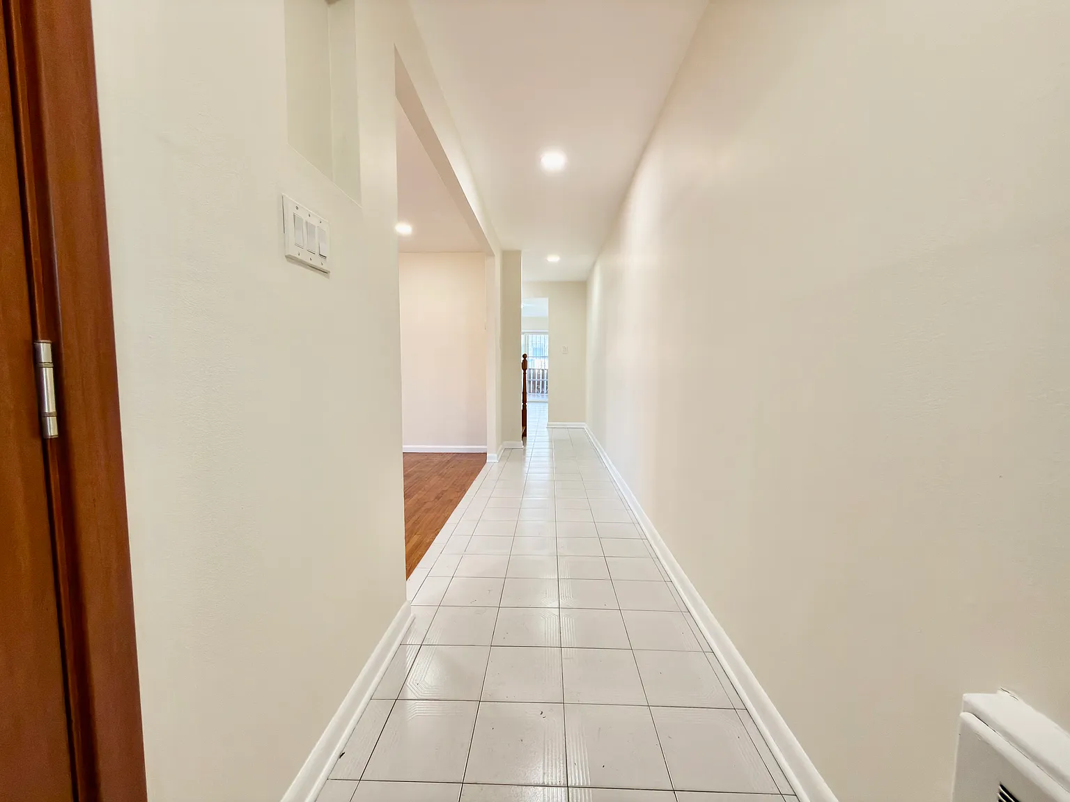 3 bed, 2.5 bath, 1440 sqft, $4,000 — Photo 3