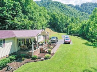 2288 Looneys Creek Rd, Grundy, VA 24614