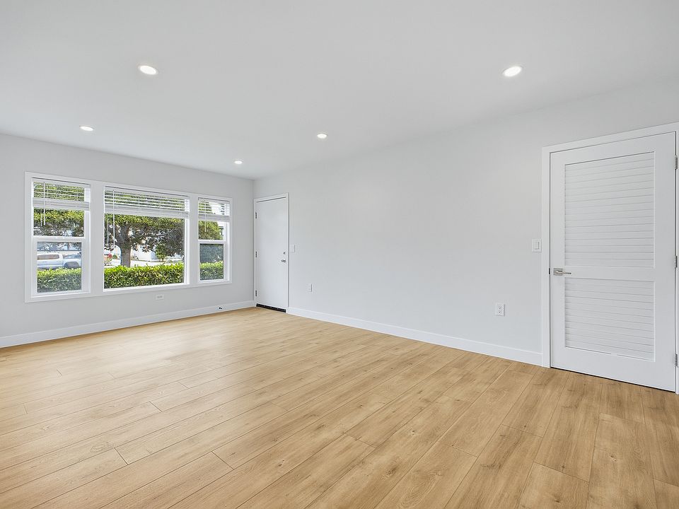 1st image of 5454 San Vicente Blvd #A