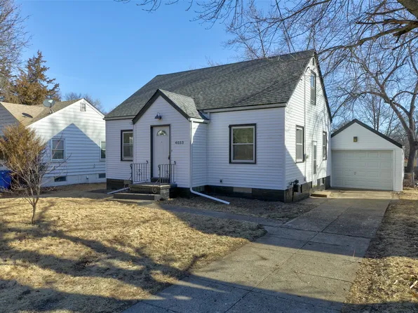 4033 10th St, Des Moines, IA 50313