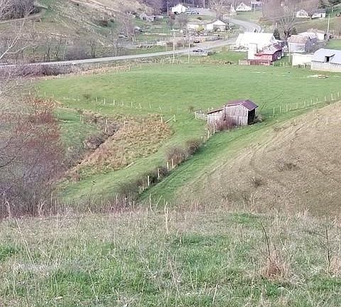 3rd image of 6430 Elk Creek Pkwy