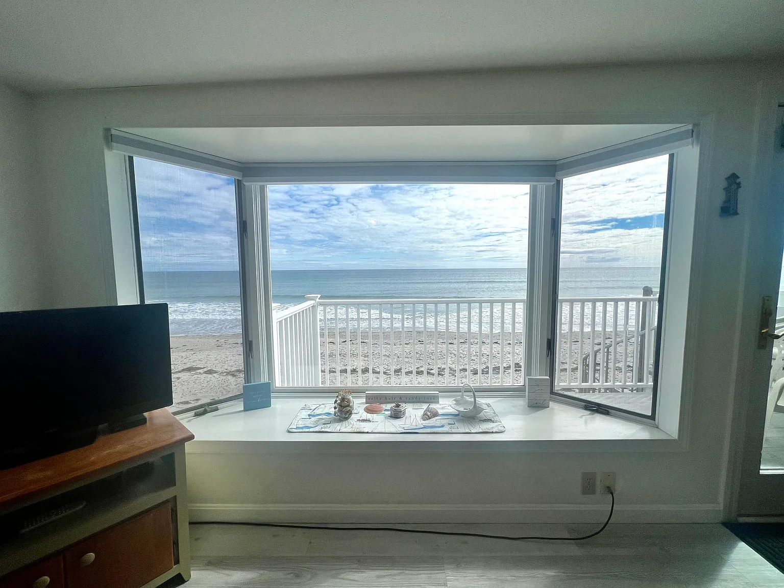 2 bed, 1012 sqft, $1,900 — Photo 2