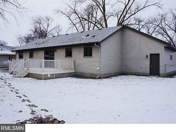 3rd image of 52 13th Ave N