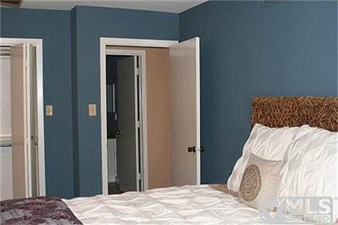 5th image of 430 Yacht Club Dr APT F