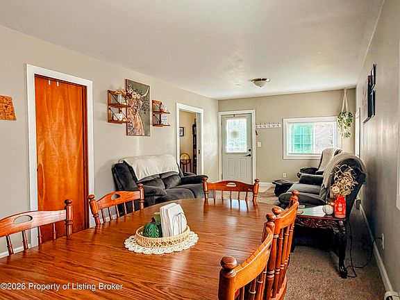 4th image of 476 1st St SE