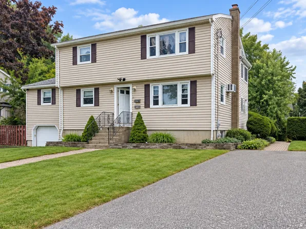 49 Greenough St, Haverhill, MA 01832
