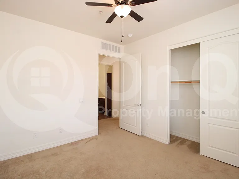 1456 E 9th St #216 — Photo 20