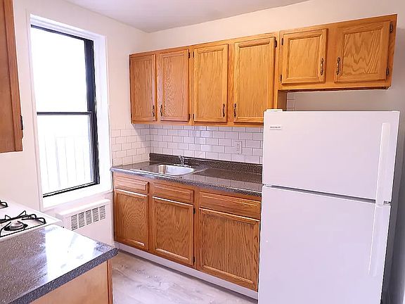5th image of 86-09 208th St #3G