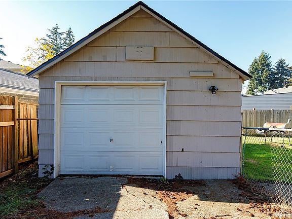 2nd image of 11606 8th Avenue Ct S