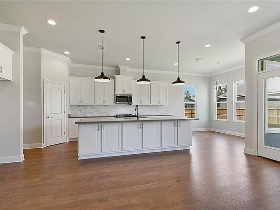 2nd image of 64450 Josephine St