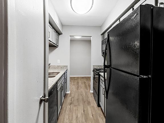 3rd image of 3920 Bell St #4ff56f07c