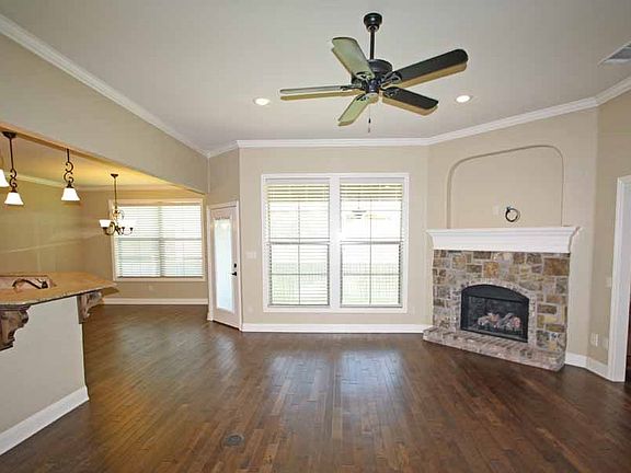 5th image of 3119 Arbor Oak Dr