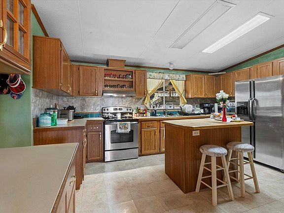 5th image of 1914 SW Jim Clark Rd