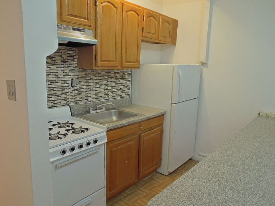 1st image of 540 Saint Johns Pl APT 6G