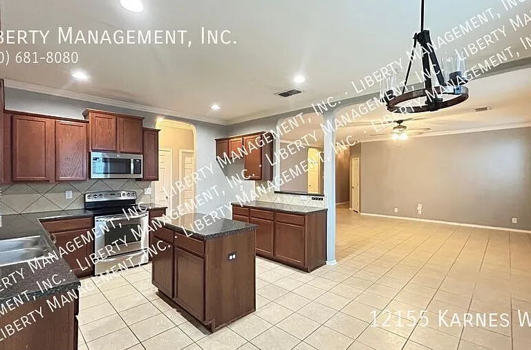 12155 Karnes Way — Photo 7