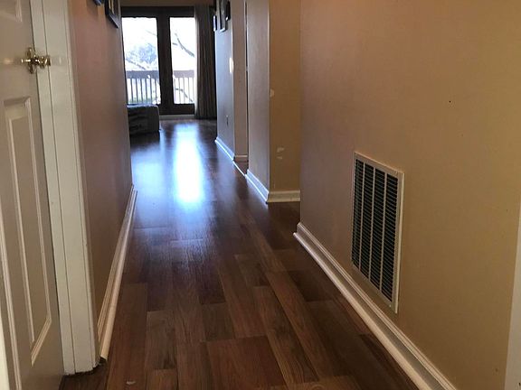 5th image of 44 Crown Ave