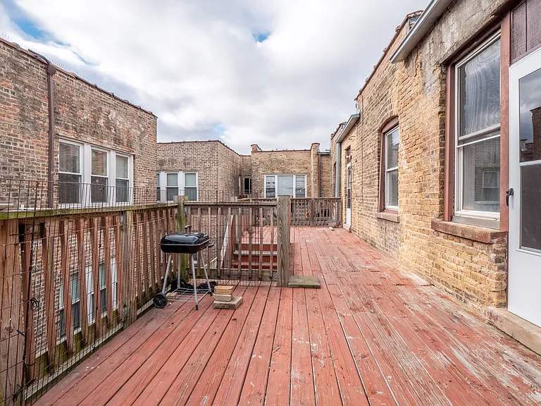 7369 N Damen Ave — Photo 9