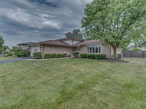 3rd image of 7825 Wheatfield Dr