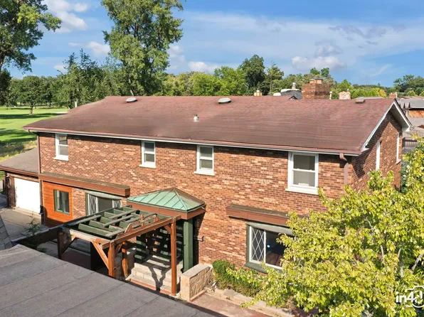 7942 Country Club Ln, Elmwood Park, IL 60707