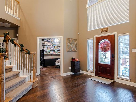 3rd image of 1604 Birchmont Ln