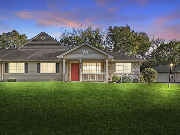 3rd image of 125 Hillview Ct