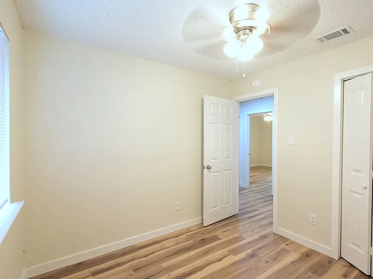 210 W William Cannon Dr #A — Photo 11