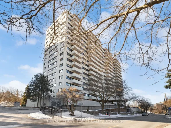 40 Landry St #1114, Ottawa, ON K1L 8K4