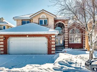 218 SE Schiller Pl NW, Calgary, AB T3L 1W8
